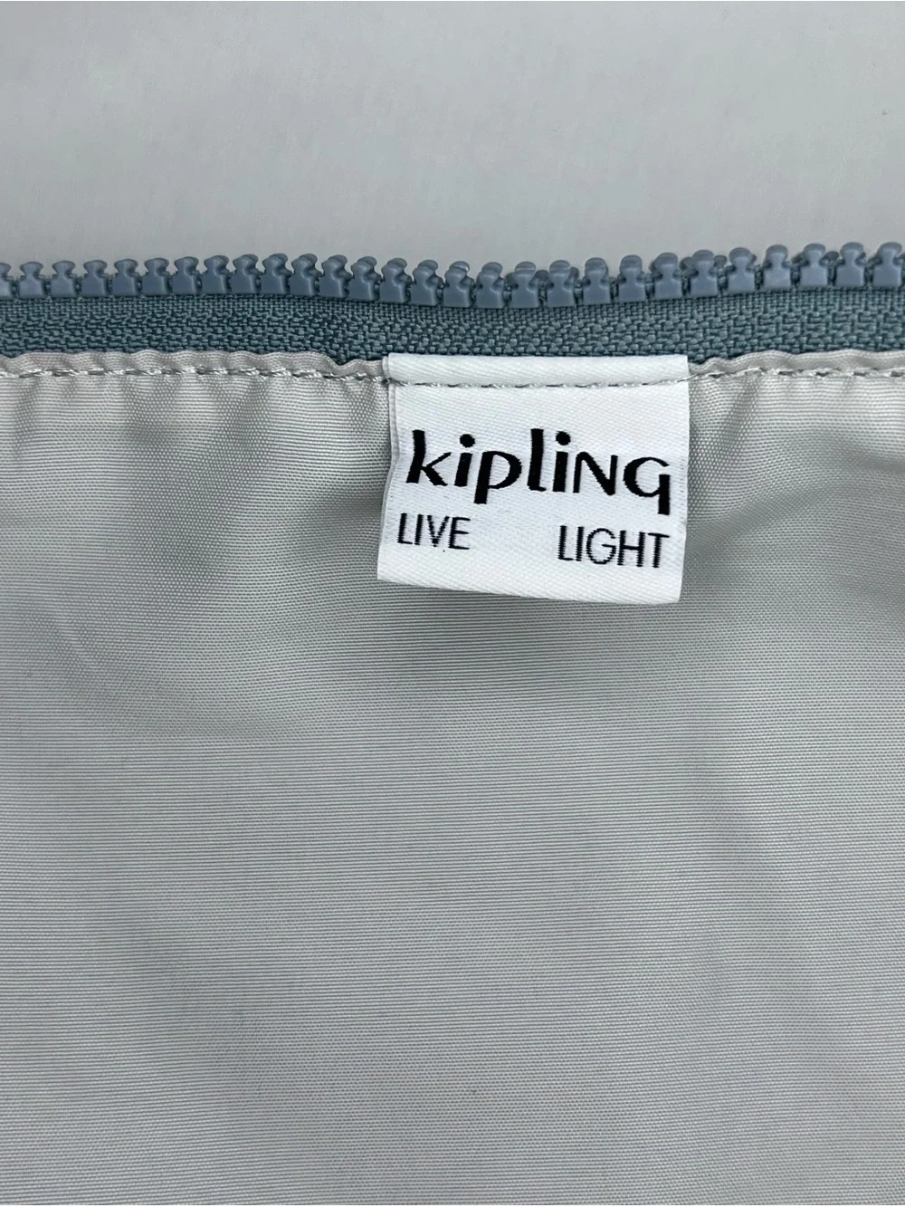 Kipling Iaka L Wristlet Pouch Relaxed Grey Zip Clutch Travel Organizer